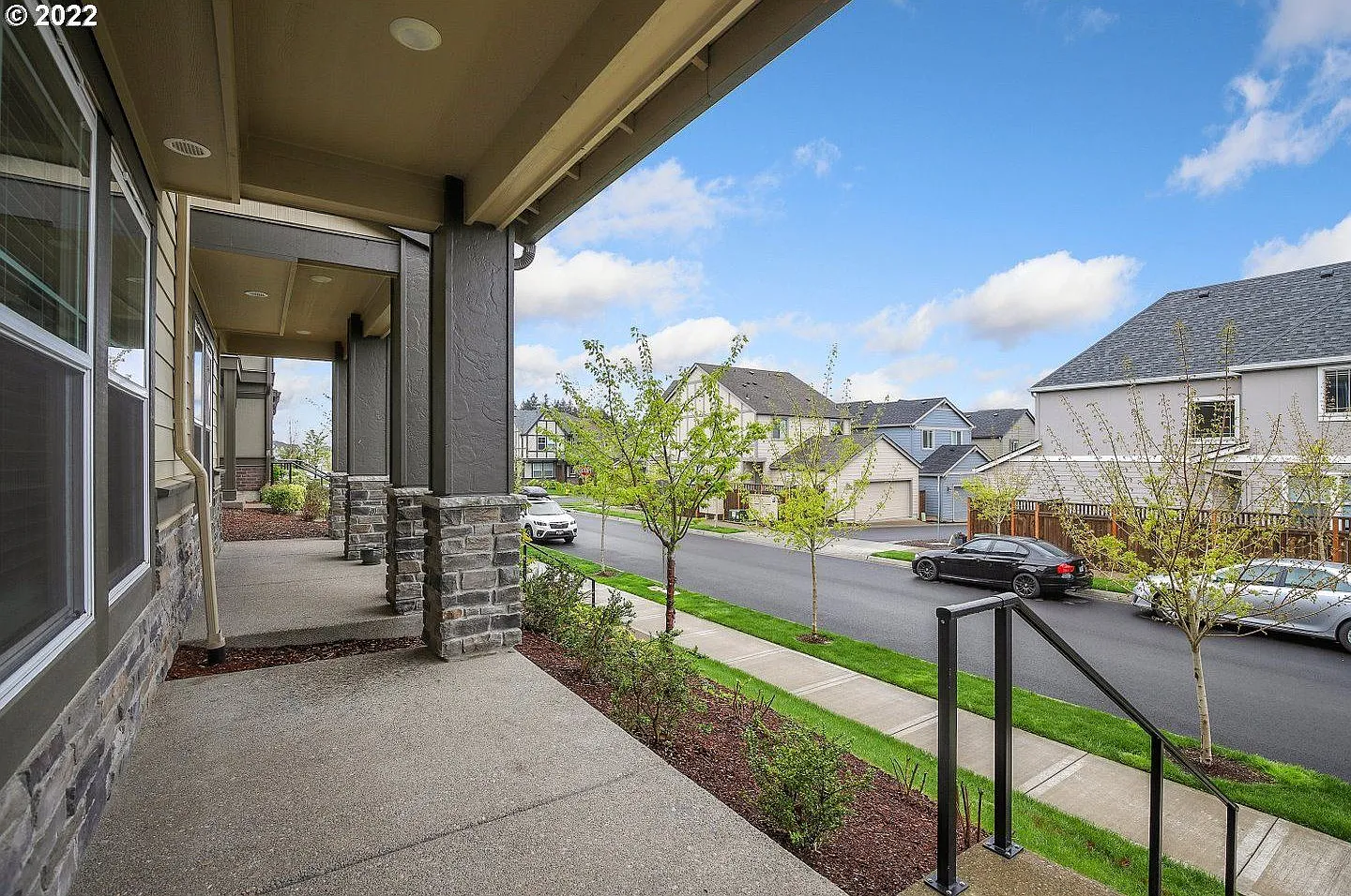 Modern North Bethany 2-Bedroom + Den Townhome with Garage, Private Balcony near Parks & Trails — Photo 4