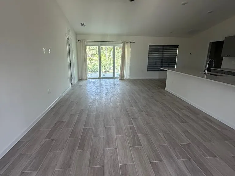 917 Wilmington Pkwy — Photo 3