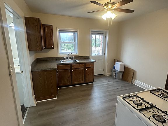 3rd image of 143 N Main St #2