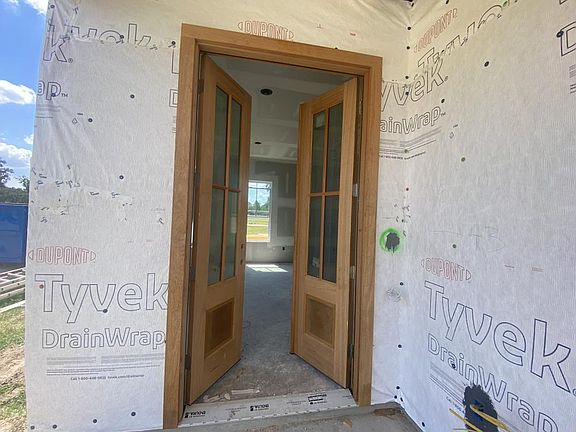 3rd image of 474 Sweetbay Ct