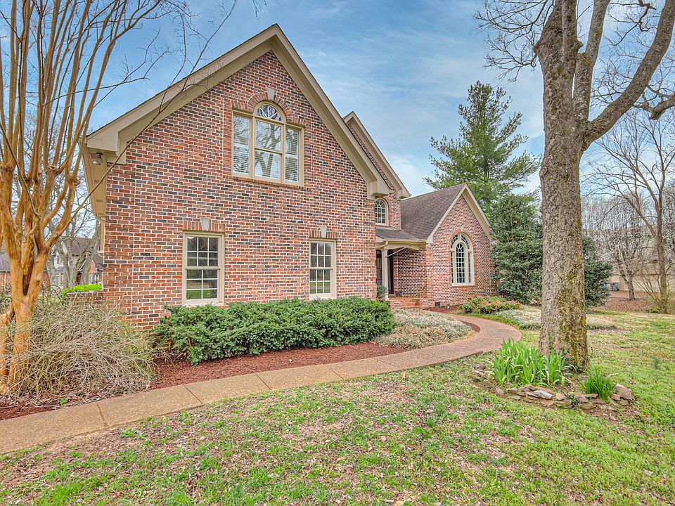 1st image of 401 Glen Lakes Ct