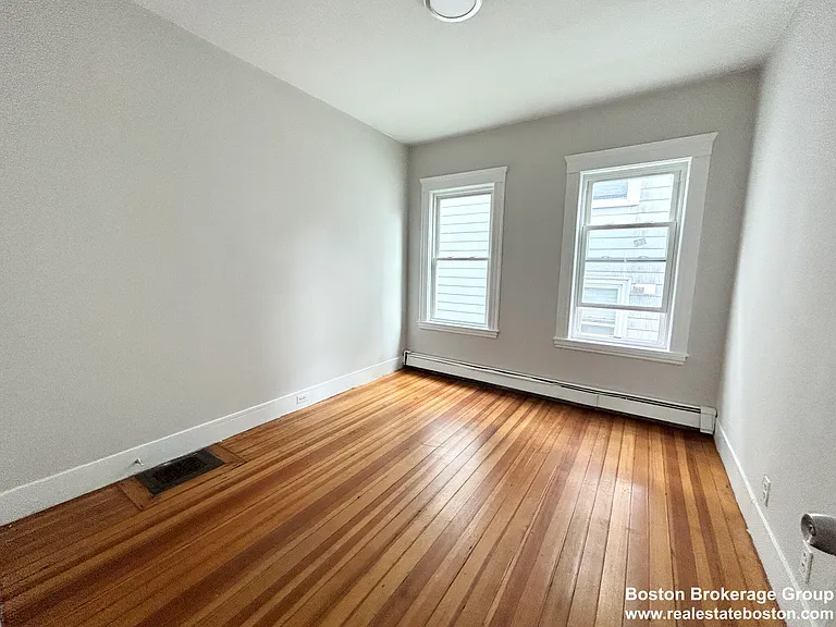7 Hesston Ter #1 — Photo 4
