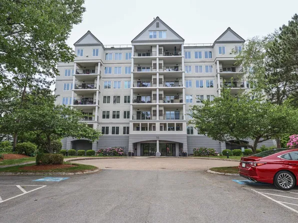 10 Mountain Laurels Drive #408, Nashua, NH 03062