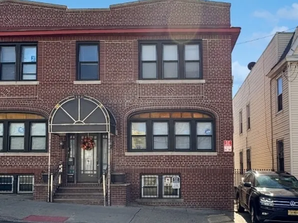 113 Van Winkle Ave #B, Jersey City, NJ 07306
