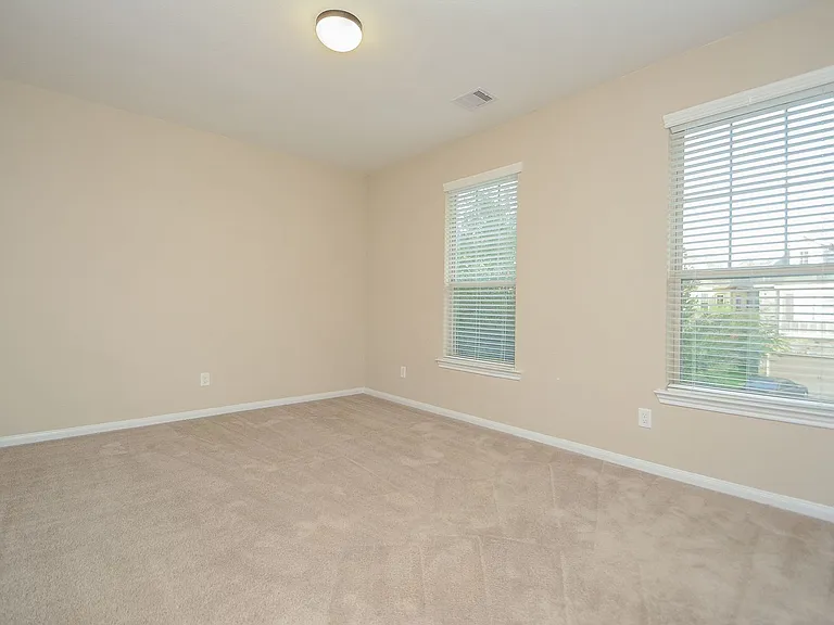 22 Cheswood Manor Dr — Photo 28