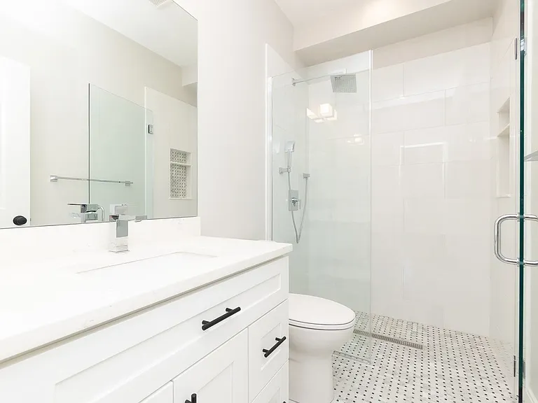 123 Centre St #8 — Photo 17