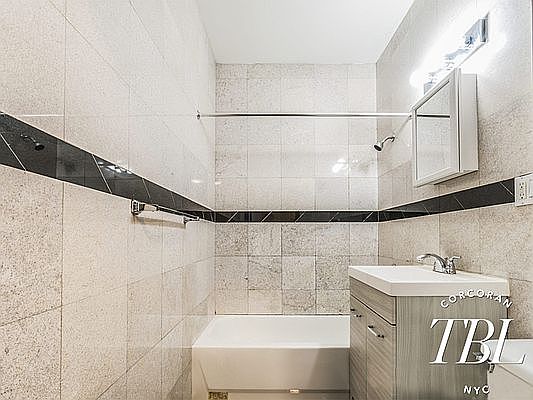 5th image of 47-18 11th St #3R