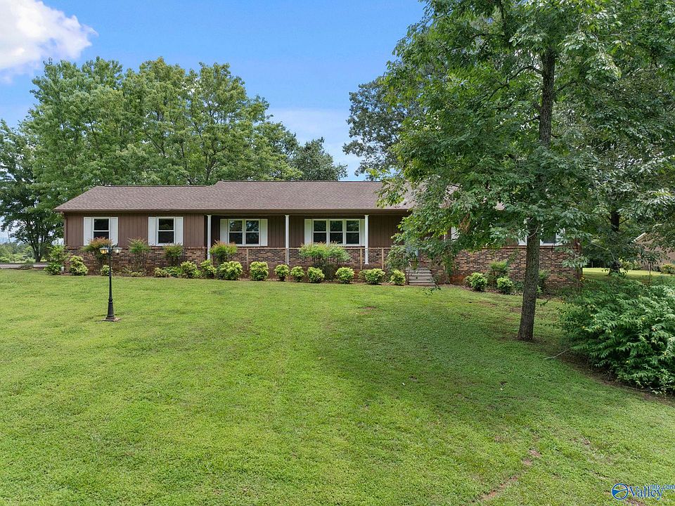 1st image of 450 Ramblewood Dr