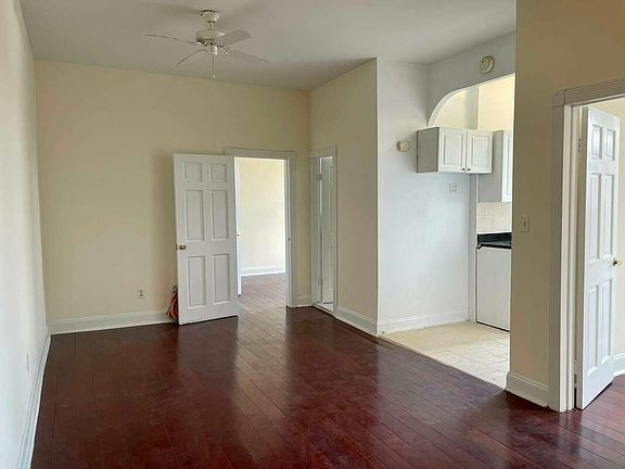 2nd image of 41 Saint Nicholas Ter APT 68
