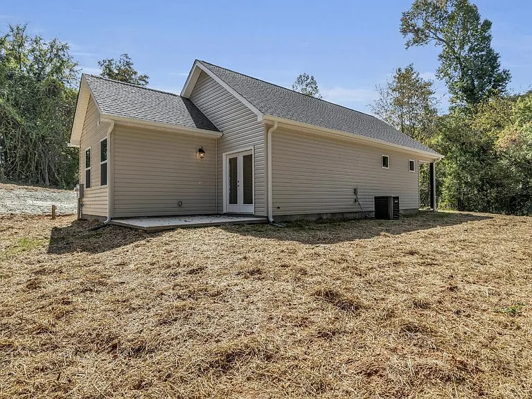 176 Hogan Heights Dr #8 — Photo 4