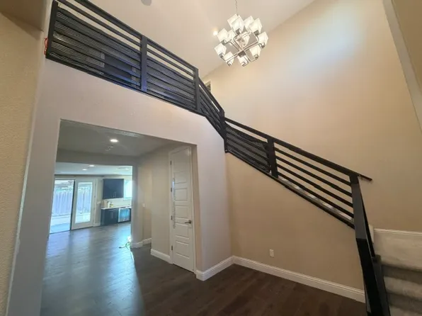 10266 Soprano Way, Elk Grove, CA 95757