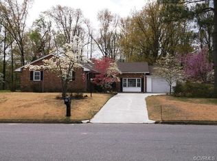 1003 Elmwood Dr, Colonial Heights, VA 23834