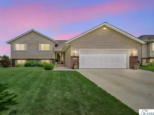 109 La Costa Ln, Mankato, MN 56001