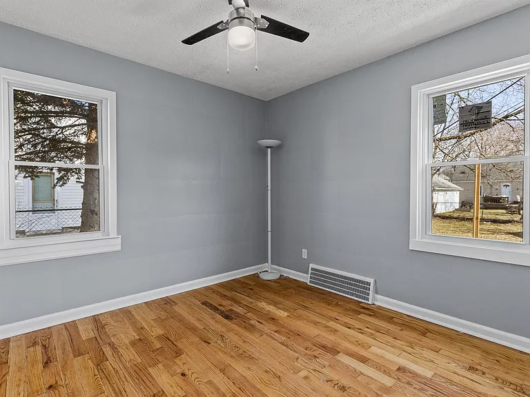 2618 Phillips Ave — Photo 11
