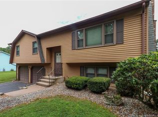 39 Old Farm Rd, South Windsor, CT 06074