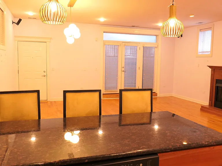 413 N Noble St #G — Photo 19