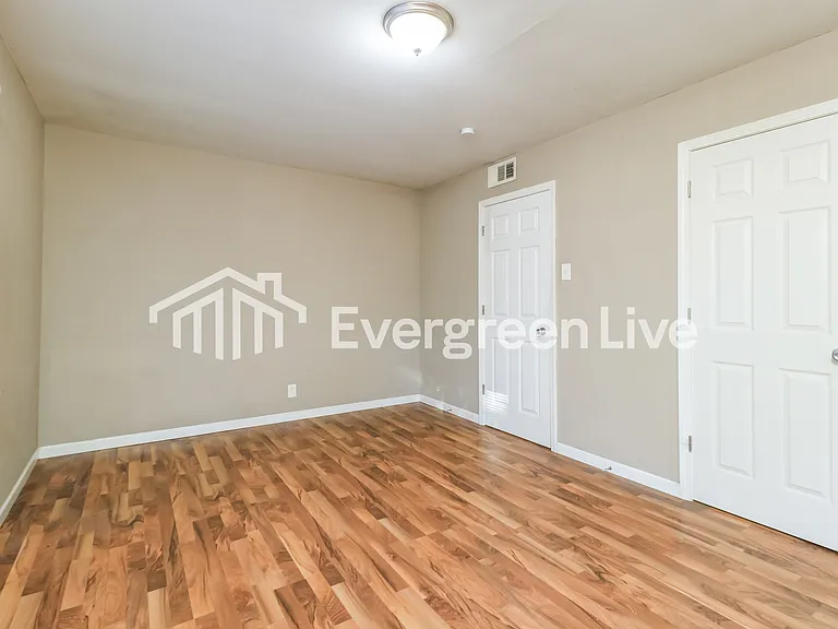 350 Brackleigh Ln — Photo 10