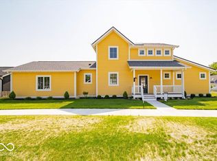 10483 Saint Anne Dr, Zionsville, IN