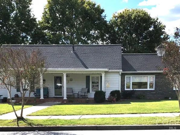 240 S Center St, Taylorsville, NC 28681