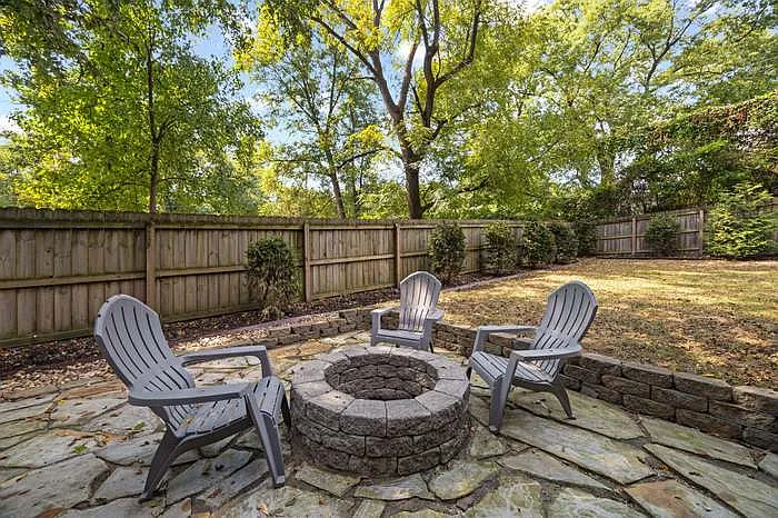 716 Village Ct — Photo 27