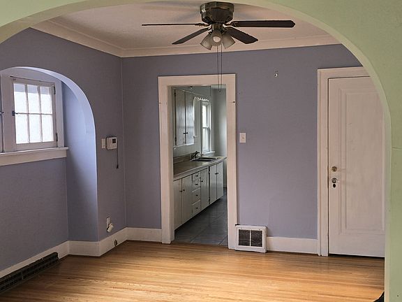 3rd image of 1753 Talbot St