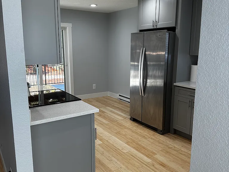 1055 Modred St — Photo 17