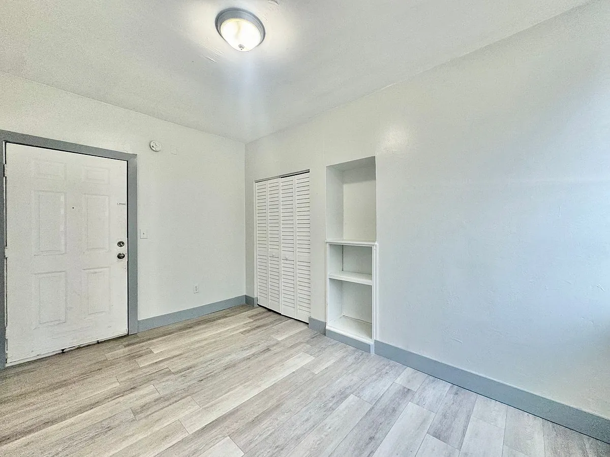 Building Photo - 411 NW 37th St