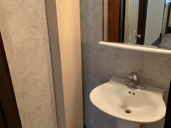 5th image of 221 Harrison St #221
