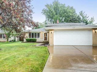 1029 Cuyahoga Dr, Bartlett, IL 60103