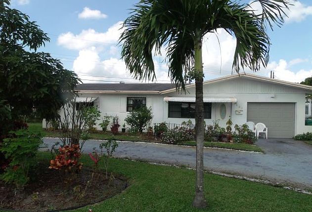 1st image of 601 NW 37th Ave