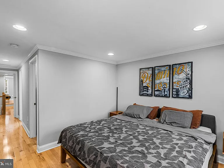 601 S Rose St — Photo 15