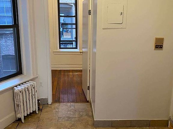 4th image of 241 W 15th St #4E