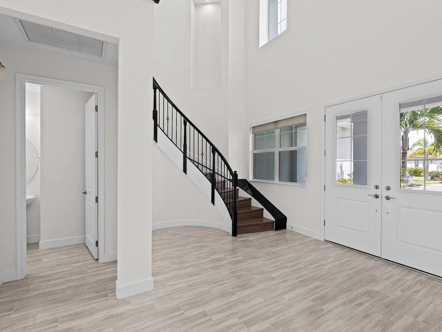 4 bed, 3.5 bath, 3707 sqft, $4,300 — Photo 4