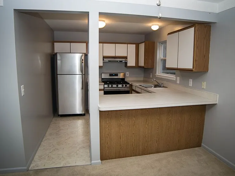 484 Waverly Cmns — Photo 18