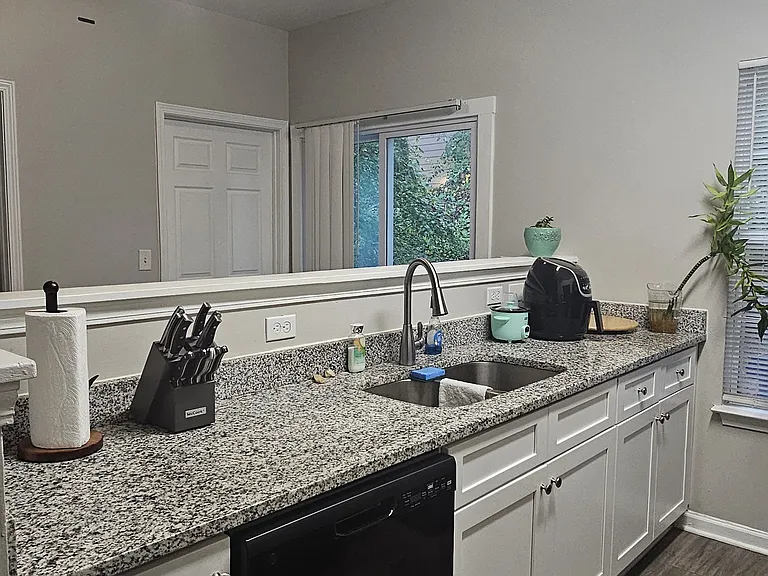 Moton Ave SW — Photo 15