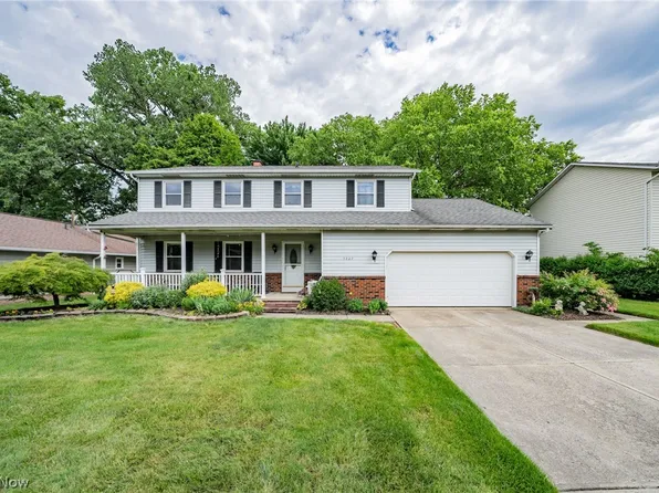 5027 Corliss Rd, Lyndhurst, OH 44124