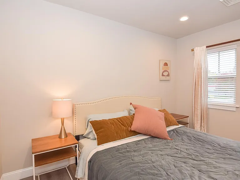 1401 Market St #2L — Photo 18