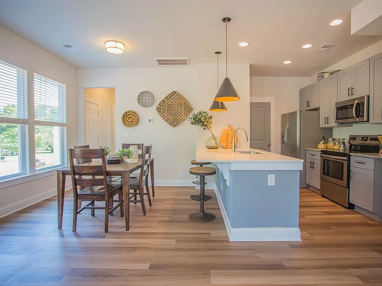 Chandler Commons — Photo 9