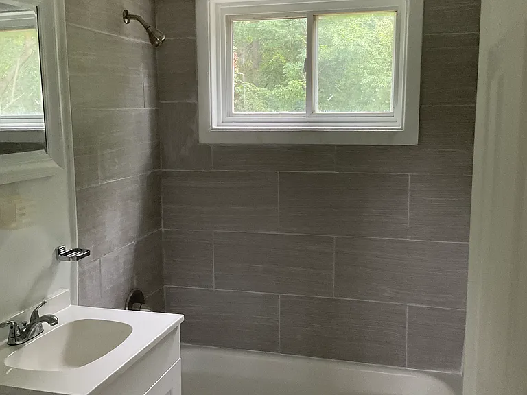 2216 Rose Ave — Photo 4