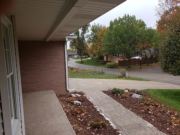 2nd image of 1239 Divot Dr NW