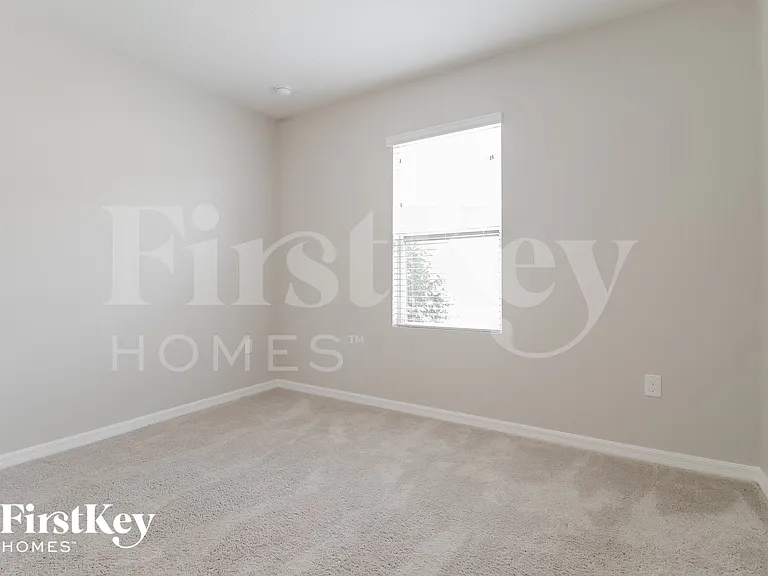 325 Aberdeen Dr — Photo 10