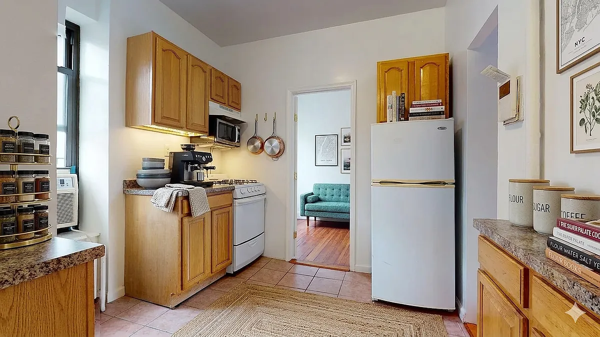Building Photo - 1427 York Ave #5-E
