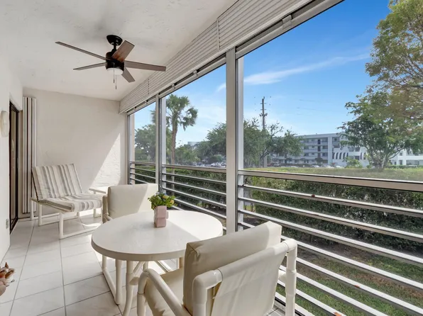 3154 Via Poinciana #211, Lake Worth, FL 33467