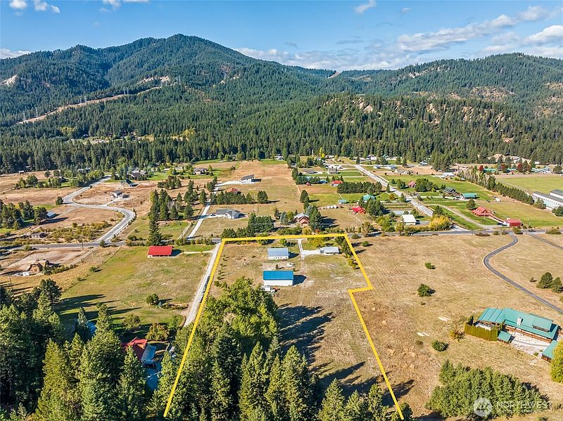 3rd image of 18451 Camp 12 Rd