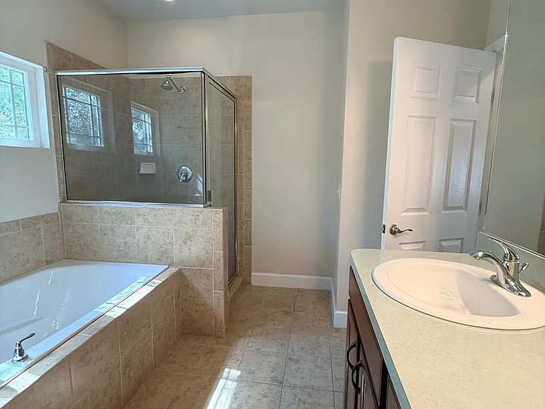 5156 NW 21st Dr — Photo 34
