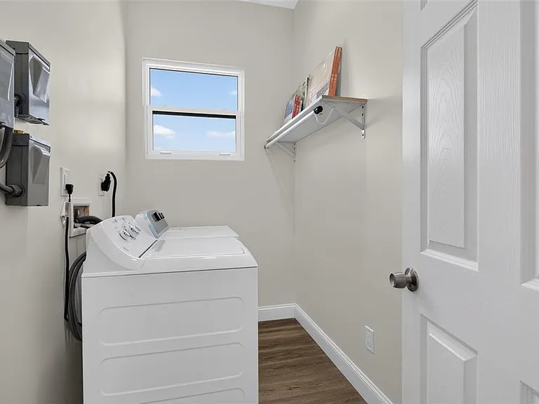3022 W Douglas St — Photo 10