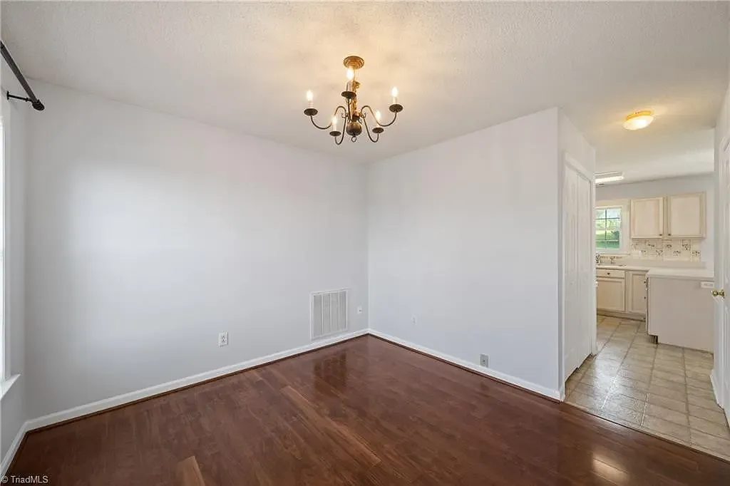 4 bed, 1868 sqft, $1,980 — Photo 3