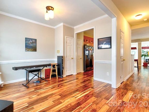 5th image of 408 Canoe Ct