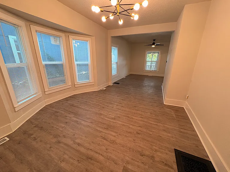 3011 Holmes St — Photo 5
