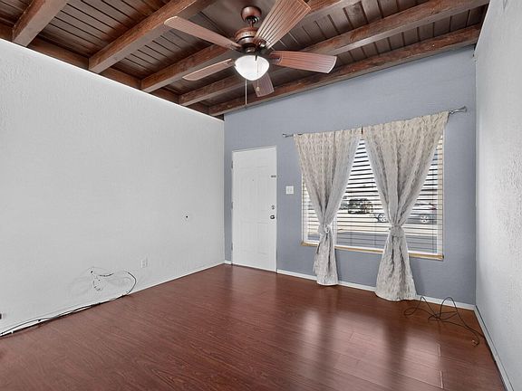 5th image of 1108 Dorothy St NE